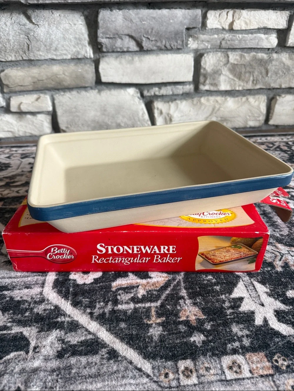 2004 Betty Crocker Blue and Cream Stoneware Rectangular Baker - Boxed